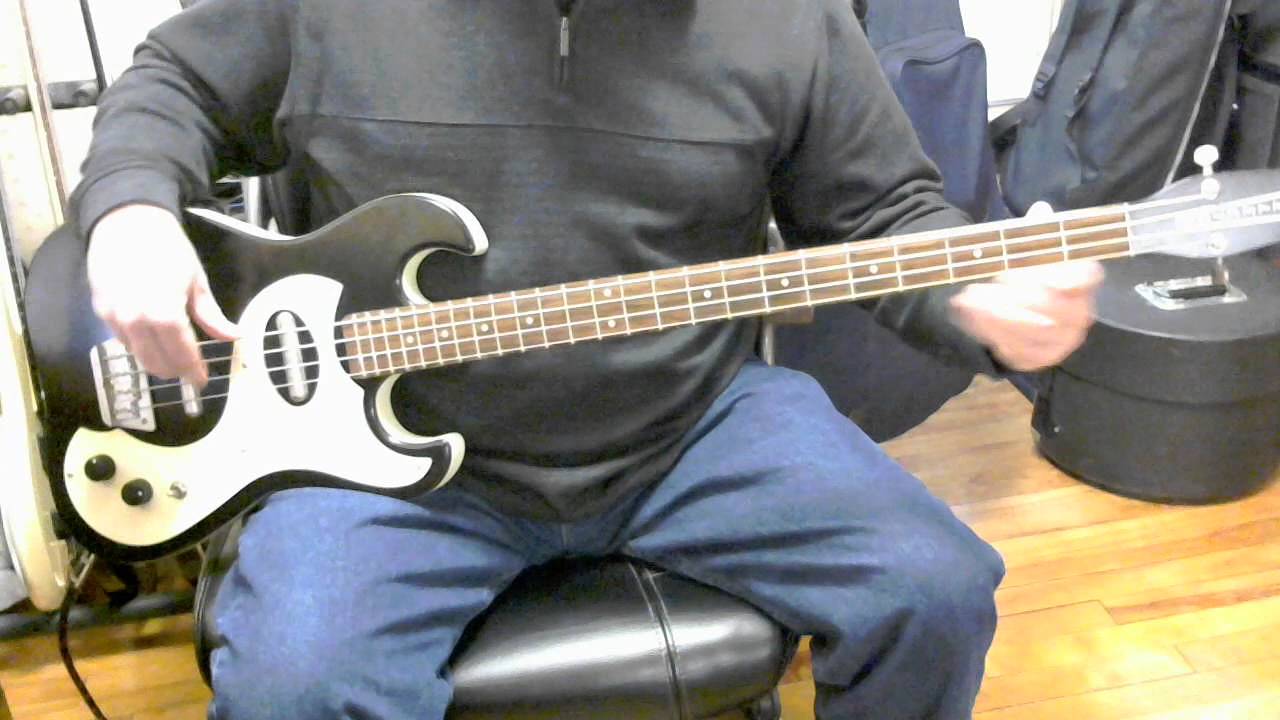 Review: Danelectro Dano '63 Long Scale Bass