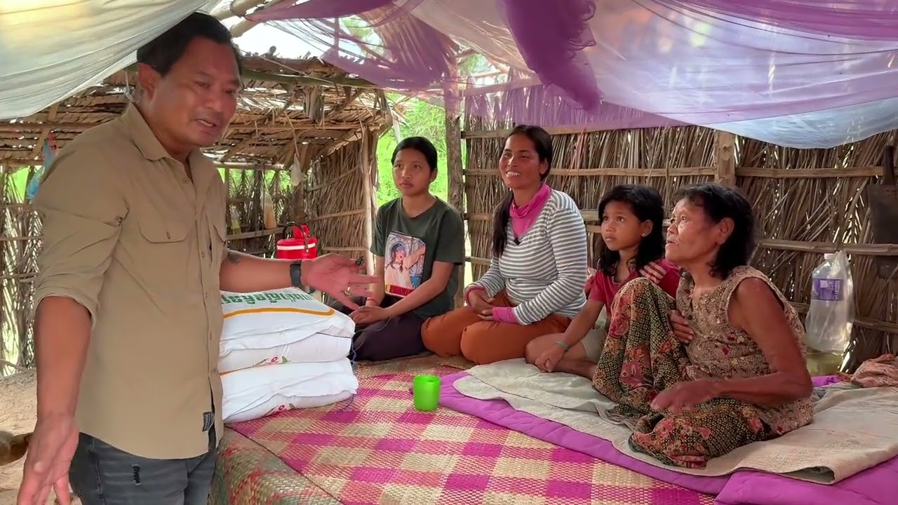 គ្រួសារបងខ្ញីទទួលបានអង្កសប្បុរសជន By Pou Vot 
