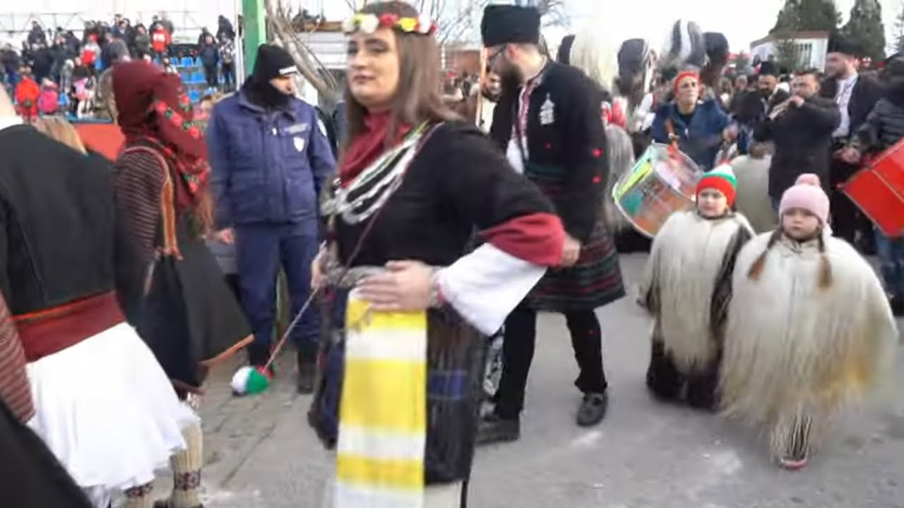 Кукери от Брежани и Черниче на Симитлия/How Bulgarians keep their tradition #сурва #маски #традиции