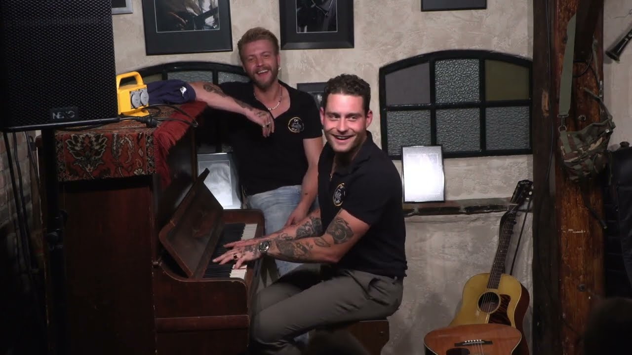 Douwe Bob - Hold On - Live at De Amer in Amen #holdon