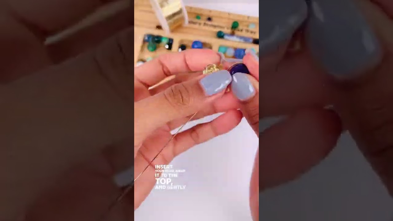 Jewelry Tutorial: How to make a wire earring with a flat nose pliers