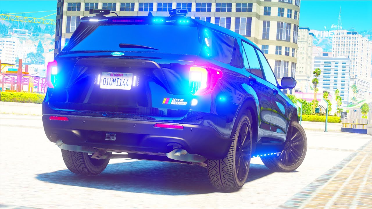 Playing as an FBI SPECIAL AGENT in GTA 5!! (Police Mod)