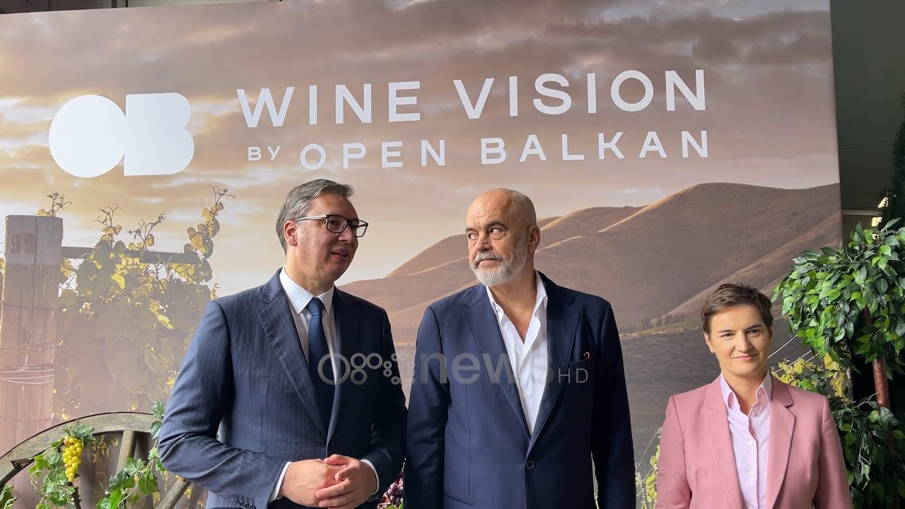 Ana Brnabić dhe Aleksandar Vučić e fusin në mes Edi Ramën në Serbi