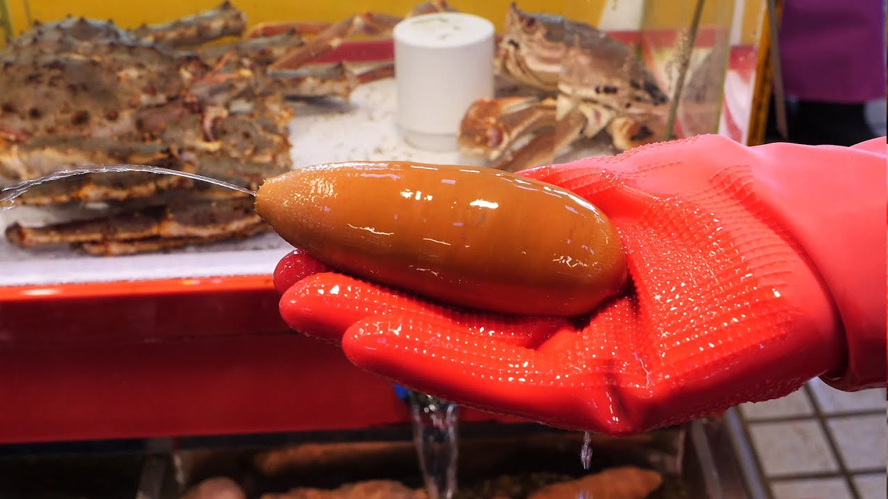 꿈틀거리는 싱싱한 개불 손질 gaebul - penis fish / korean seafood / jagalchi fish market / 부산 자갈치 해산물 / 길거리음식