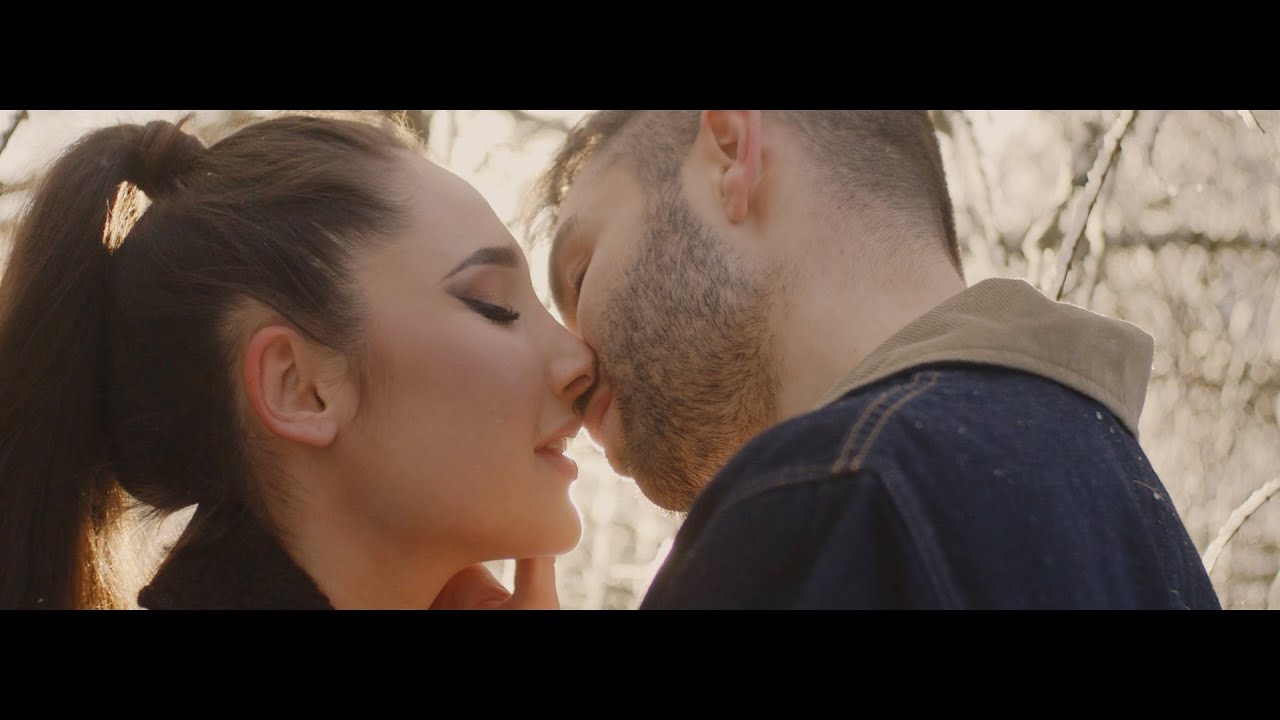 Adam Kajumi, Nat&aacute;lie Grossov&aacute; - Sněhov&eacute; vločky (Official Music Video)