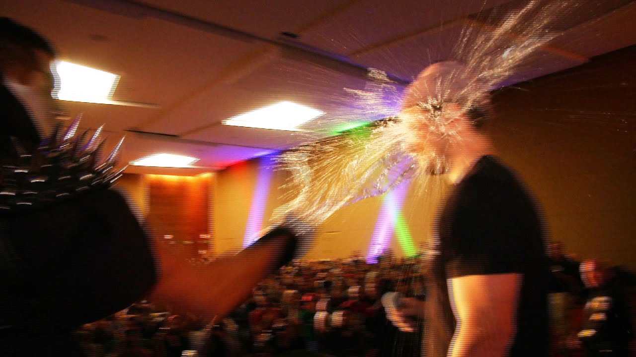 Watch the ENTIRE Stardust/Stephen Amell confrontation at Dallas Comic Con 2016!