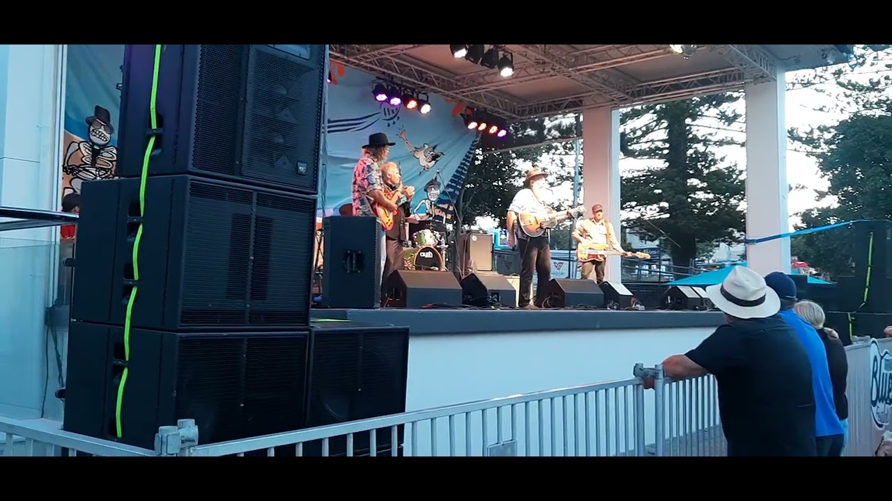 Girrakool Blues | Clip 10 | Live Music KarnivalThe Entrance | NSW | Australia