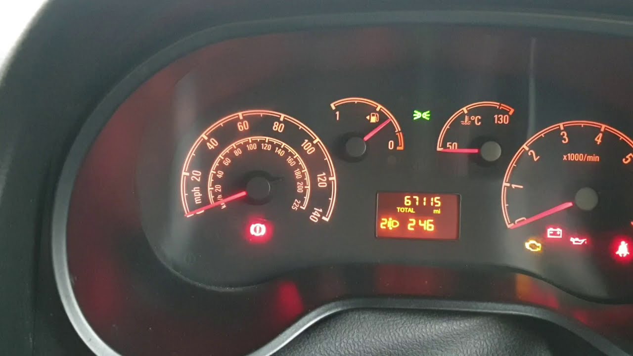 Простое руководство по установке часов Vauxhall Combo D. 2013 -
