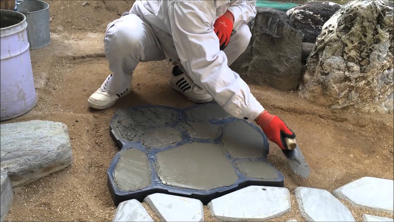 Mortar paving stones