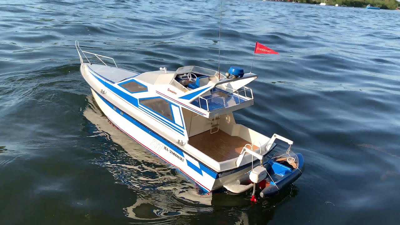 Martin`s alte  Graupner Yacht Sea Commander bei Wellengang am Heuchelheimer Südsee