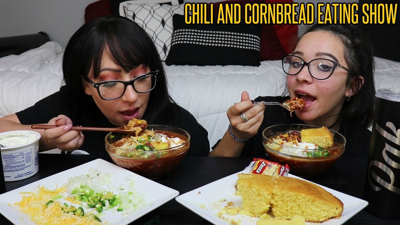 CHILI AND CORN BREAD EATING SHOW | BOHEMIAN RHAPSODY