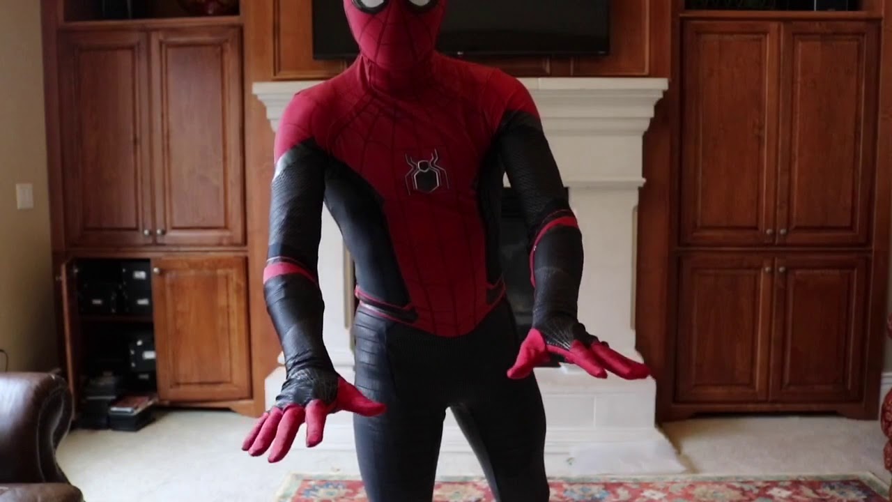 “Spider-Man: Far From Home” Screen-Printed RPC Studio Suit Unboxing & Review