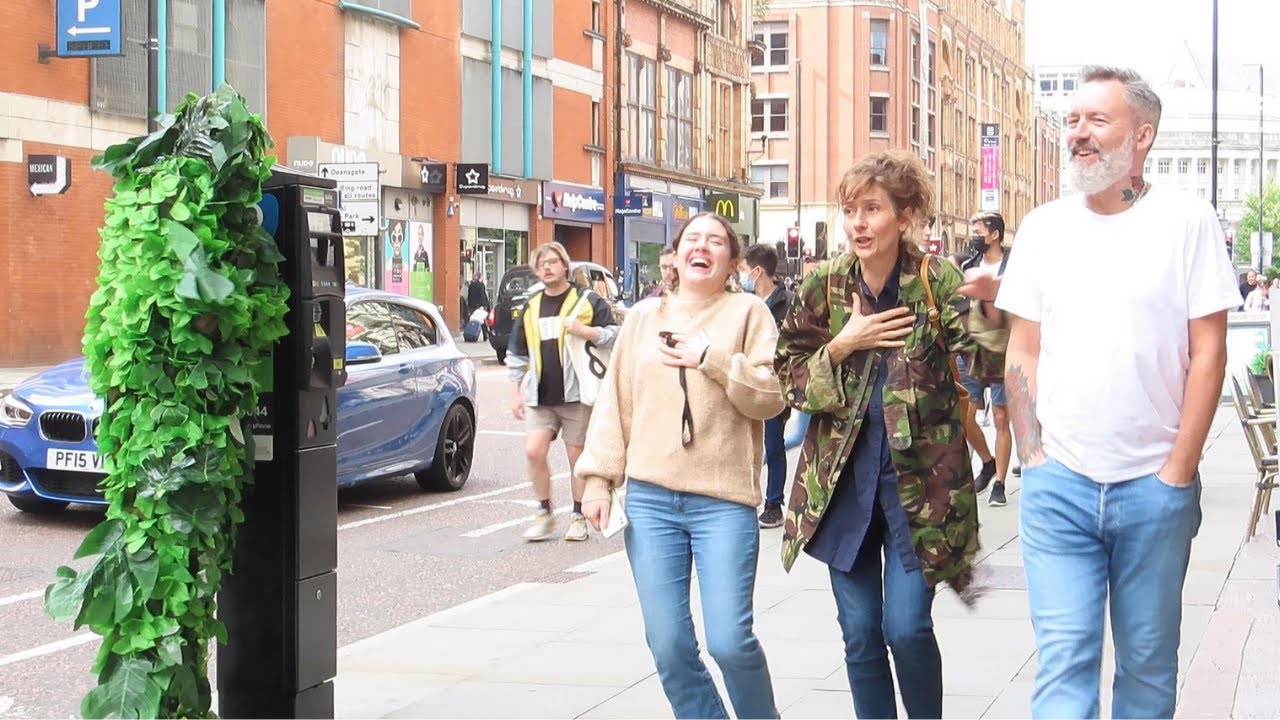 screams that are unbelievably funny : bushman prank