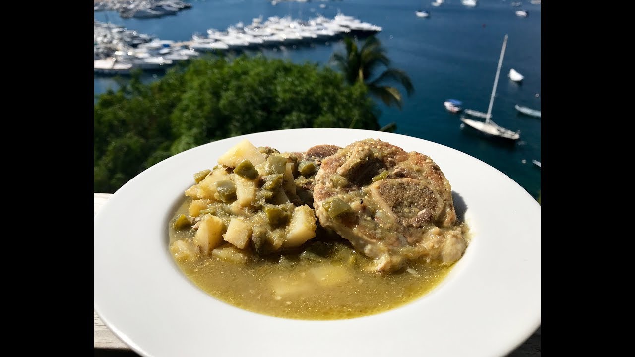 CODILLO DE PUERCO EN SALSA VERDE CON PAPAS Y NOPALITOS