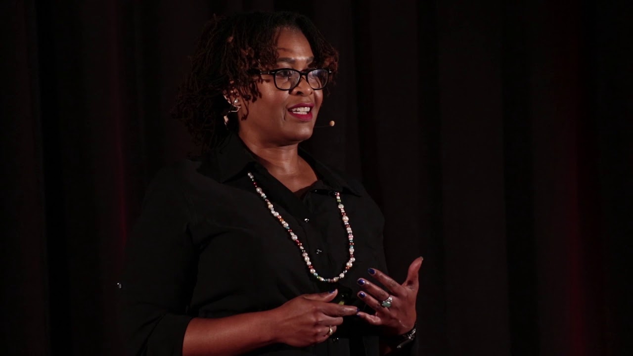 Как стать неутомимым борцом за социальные перемены | Полетт Сеньор | TEDxMSVUWomen