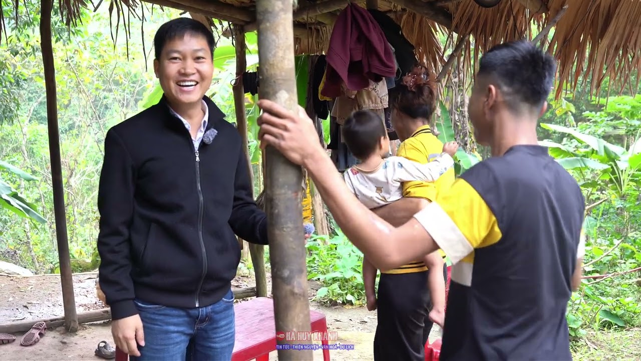 Chút quà nhỏ gửi tới bà con đồng bào Vân Kiều ngày cận tết...