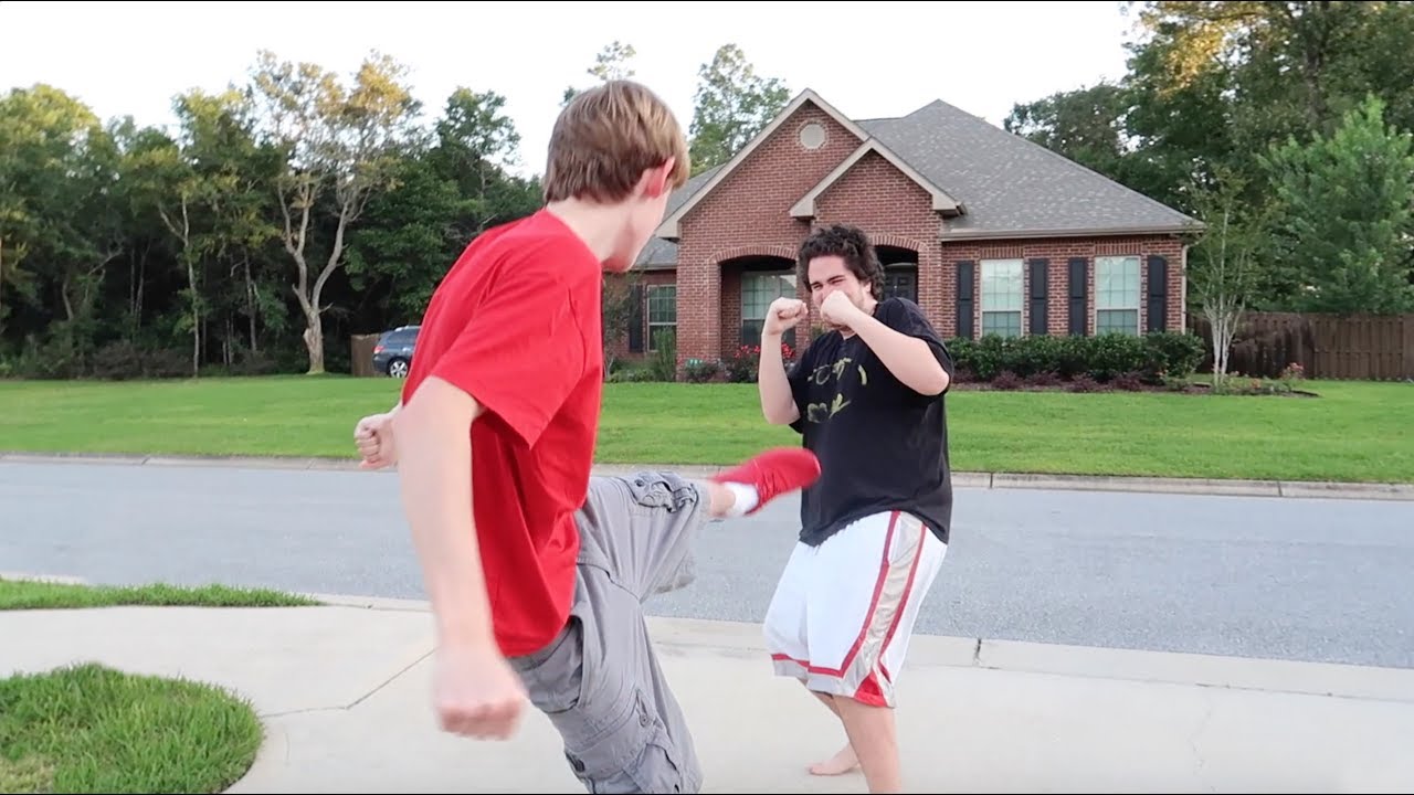 THEY'RE FIGHTING!!