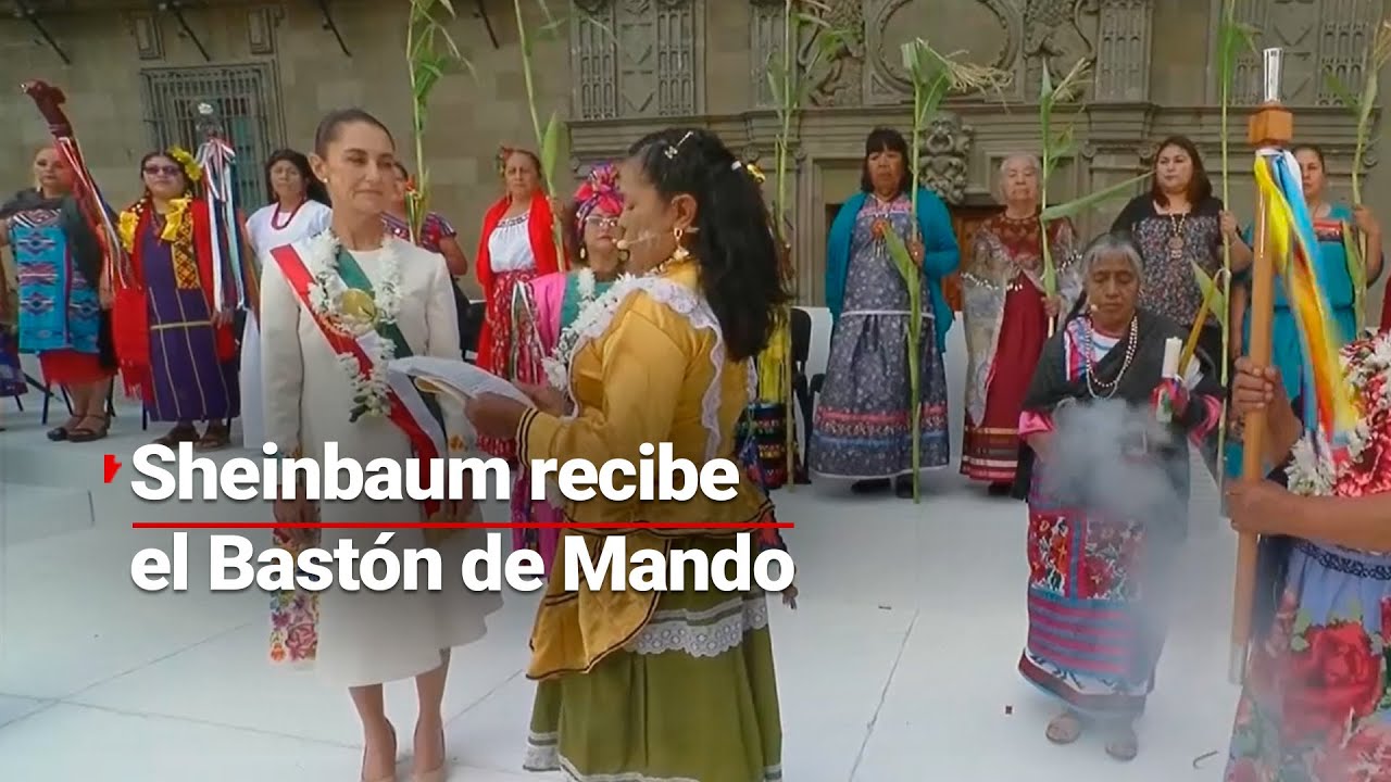 La presidenta Claudia Sheinbaum recibe el Bast&oacute;n de Mando por parte de los pueblos ind&iacute;genas
