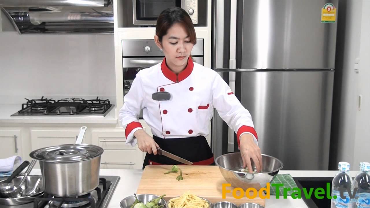 ขนมจีนแกงเผ็ดไก่