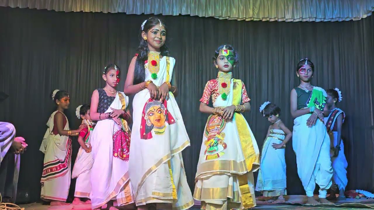 Tradition meets style! Traditional Fashion show 🥰 #fashion #fashionshow #traditional #viral 