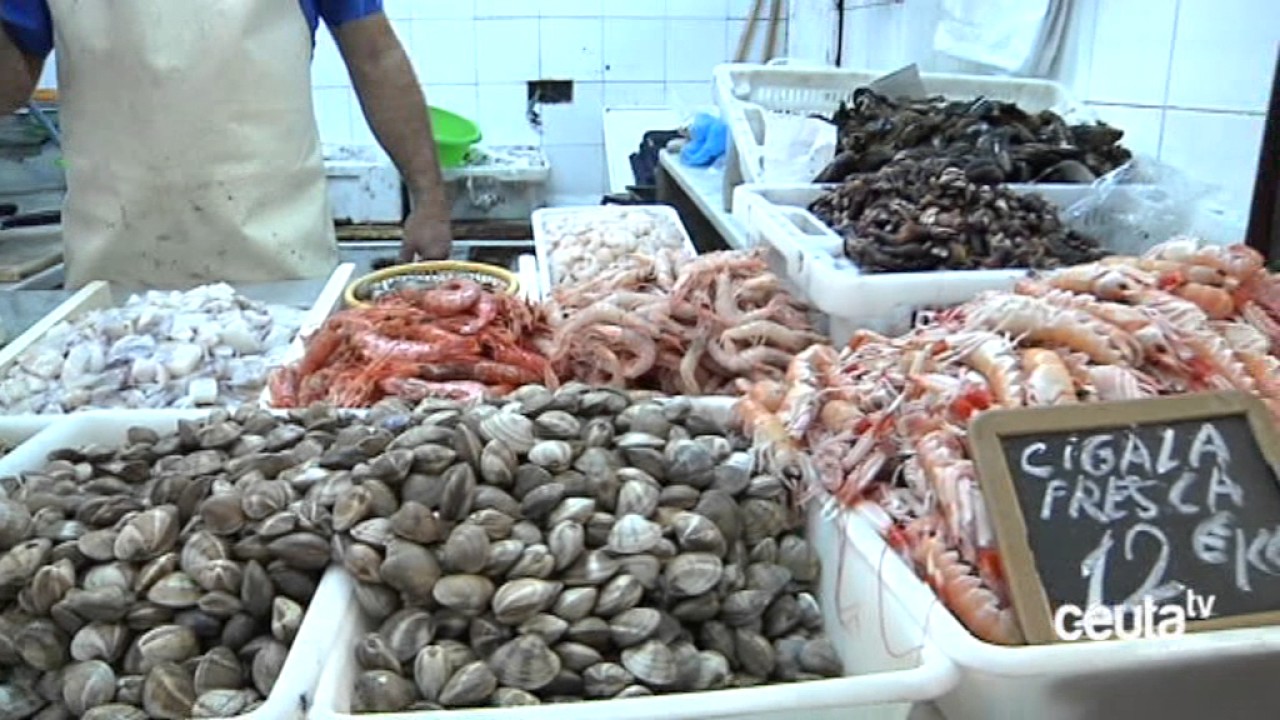 El Mercado Central de Abastos arranca sus ventas de cara a la cena de Nochebuena