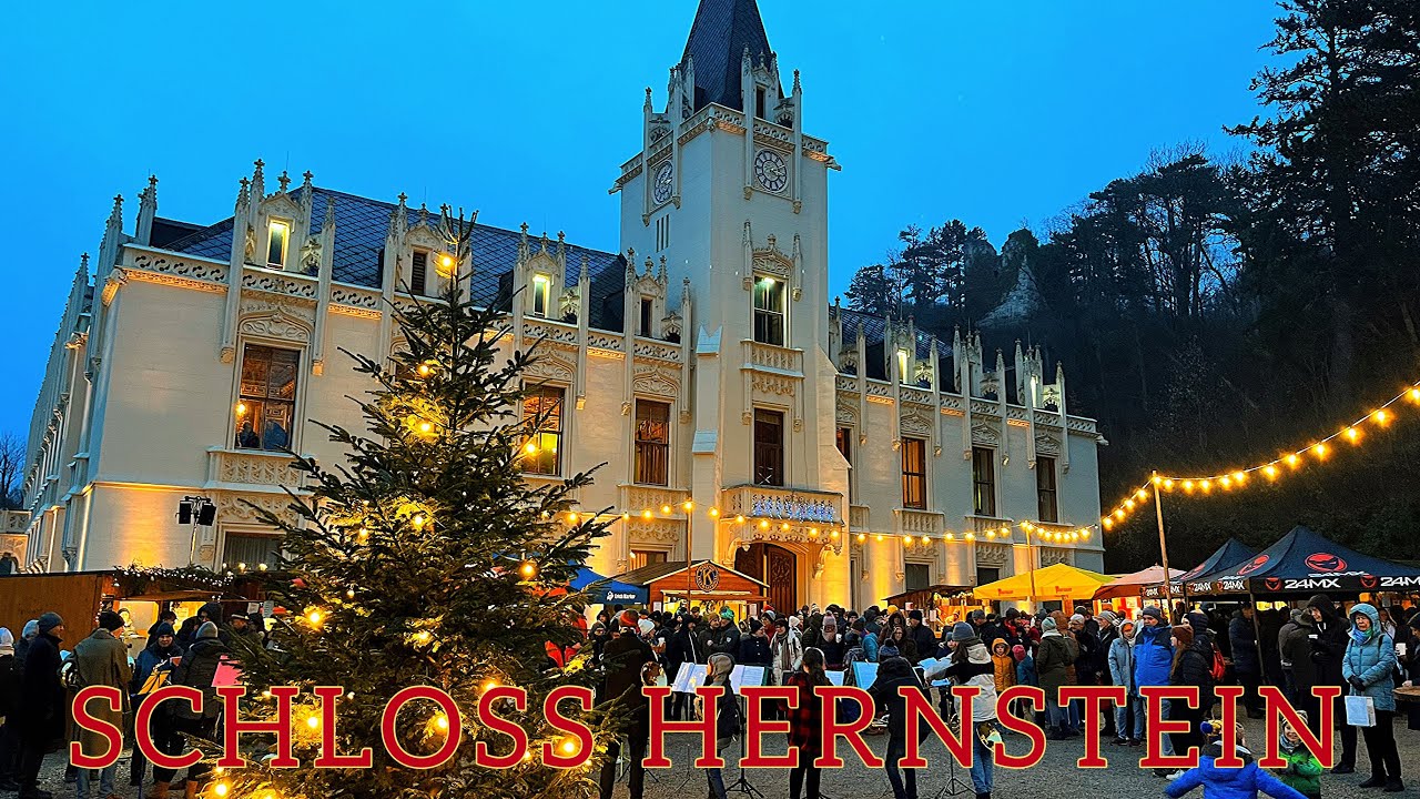 Fairytale Castle at Christmas (Schloss Hernstein)
