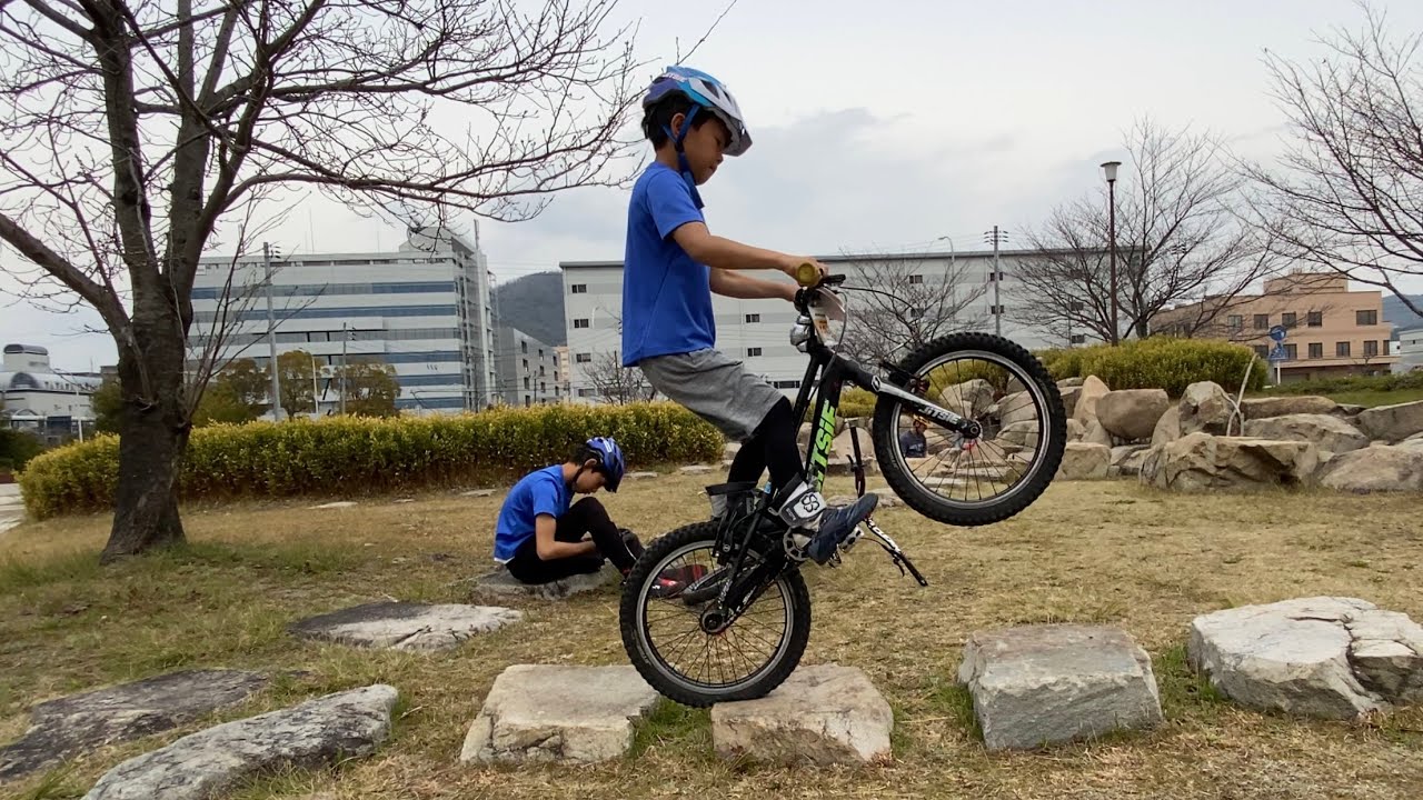 トライアル自転車JITSIE 18in　VARIALジットシー