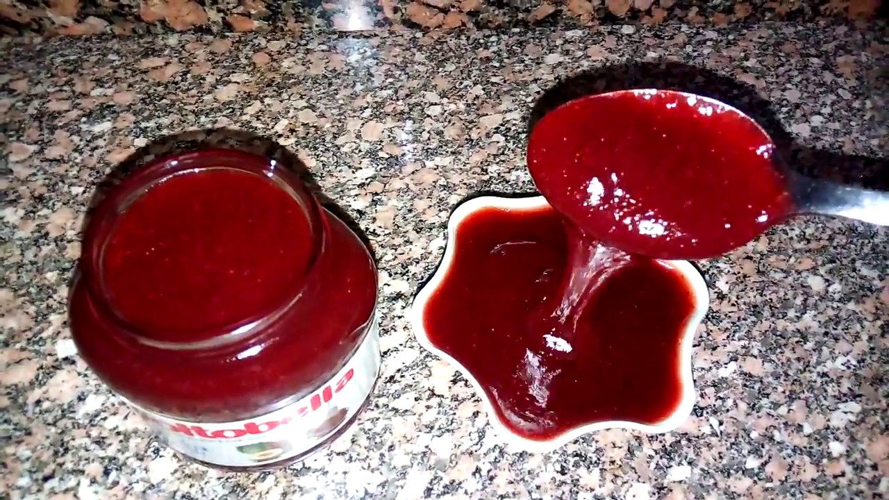 صوص الفراولة لتزين الحلويات بمكونات بسيطه
