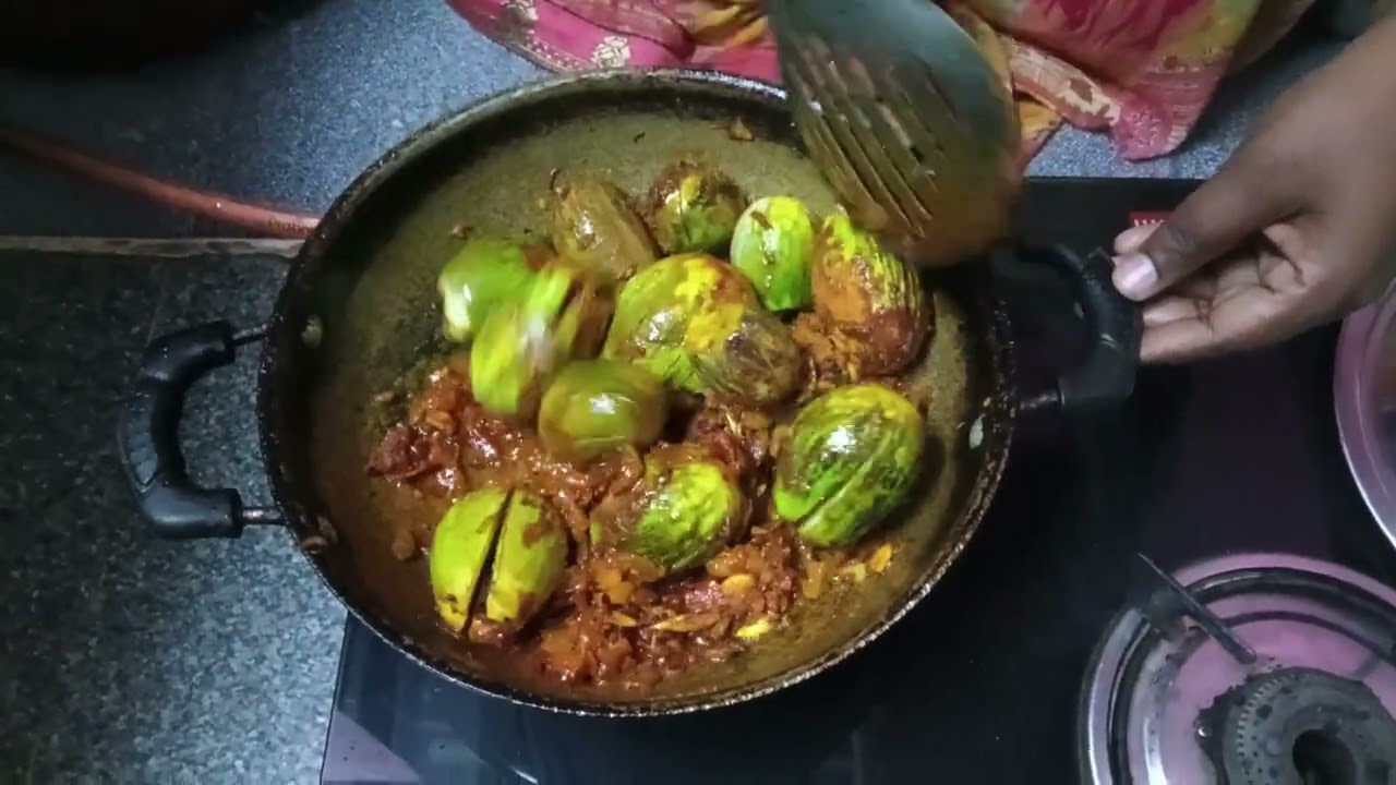 எண்ணெய் கத்திரிக்காய் குழம்பு இந்த மாதிரி செஞ்சு சாப்பிட்டு பாருங்க