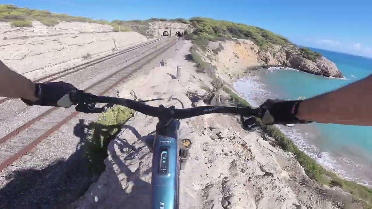 Vuelta por platja de l'home mort y castell de miralpeix Sitges. 1ª parte 