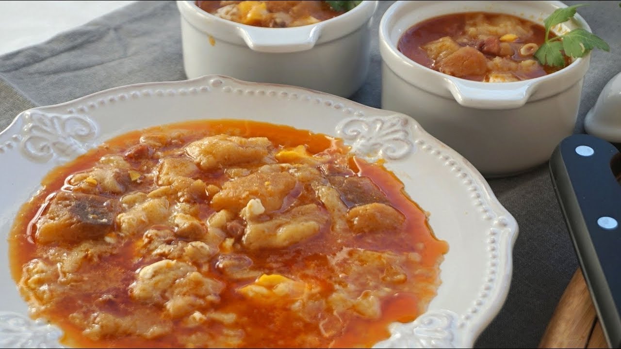 Sopa de ajo o sopa castellana. Receta para aprovechar pan.
