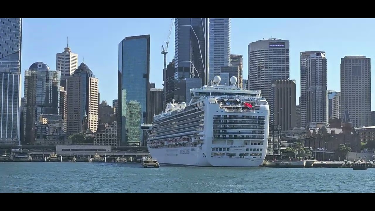 Short cruise from Circular Quay to Whatson Bay #Sydney