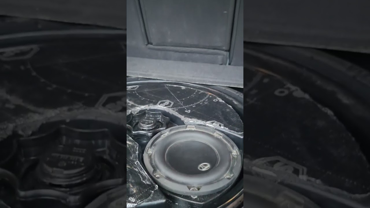 Test JL Audio 6W3v3-4 audi Q5