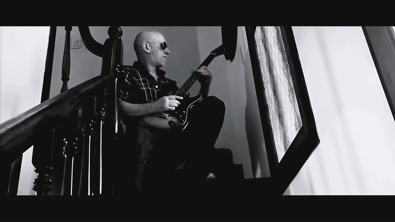 Lester Ramirez.  Chica Toxica.  Easy, (Cover) Faith no more versi&oacute;n.