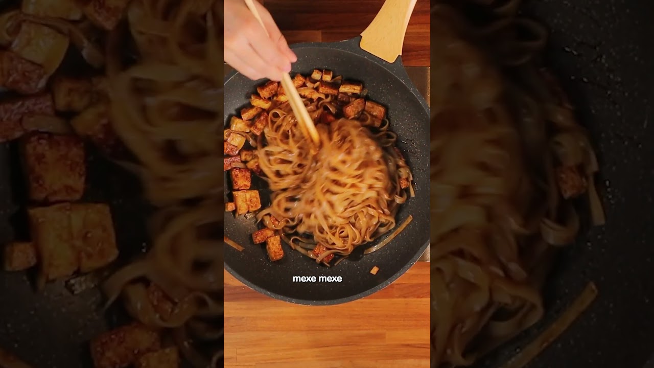 DELICIOSO! Aprenda a fazer o PAD THAI, prato tailandês de macarrão de arroz 