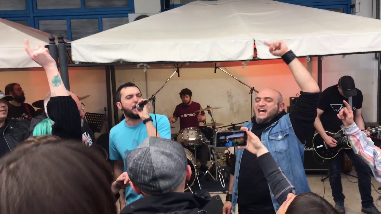Fucktotum Essere Soli alle Feste