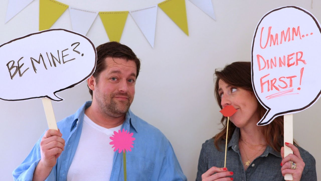 How to Create a Photo Booth || KIN DIY