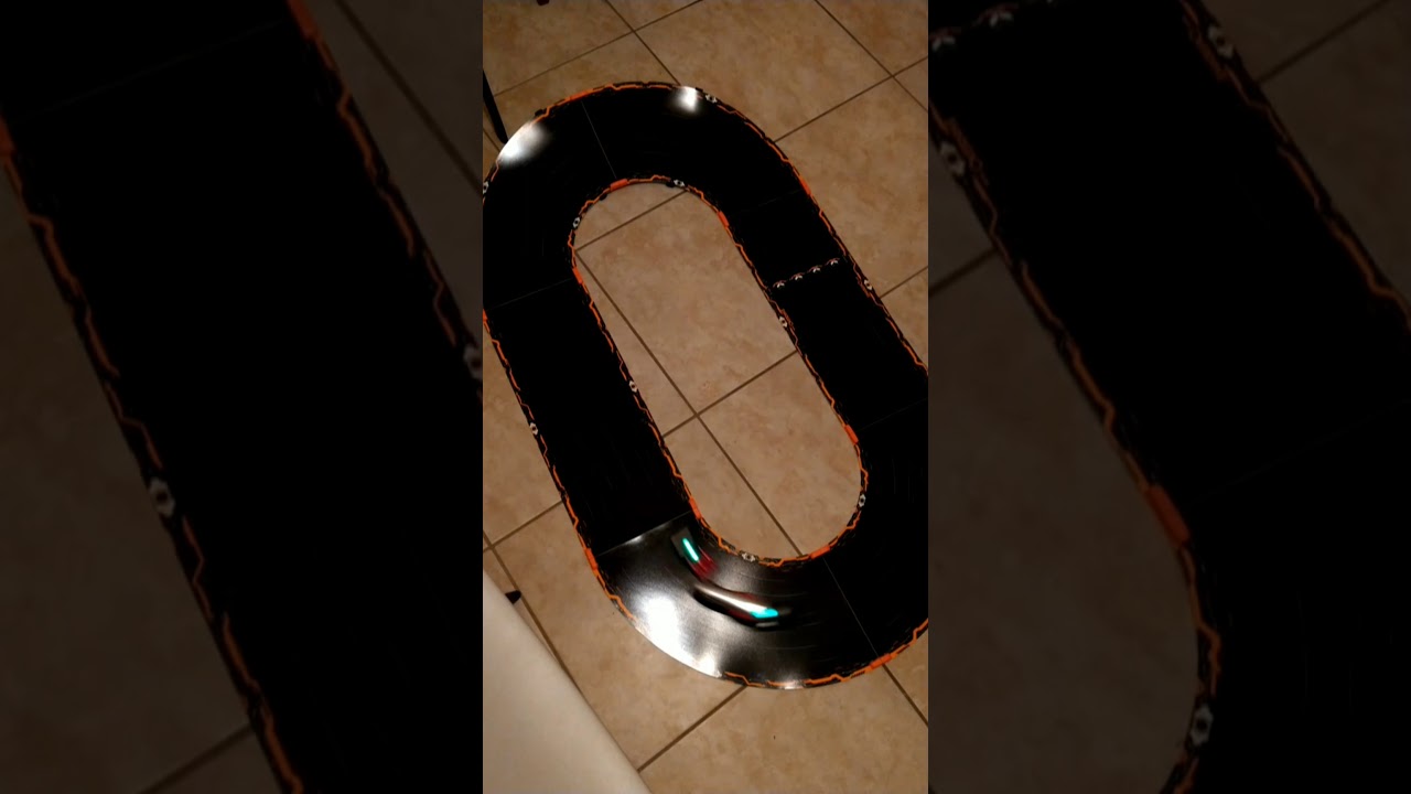 Thermo vs X52 (Eighteen Wheeler race) Anki Overdrive