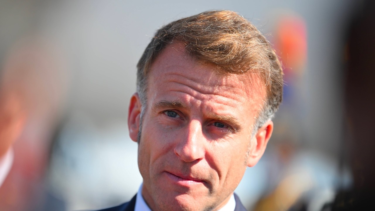 Emmanuel Macron équilibriste