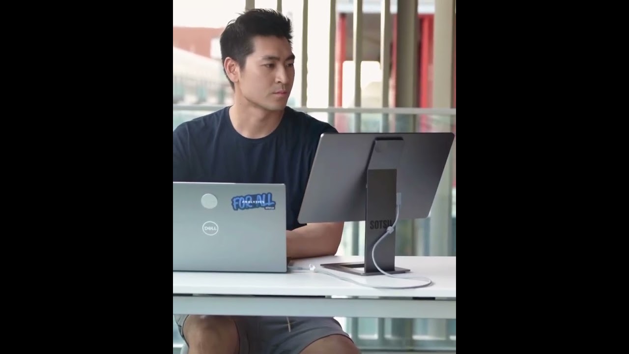 SOTSU FlipAction Pro 16&rdquo; Portable Monitor