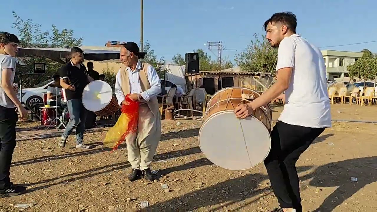 Bager Emin çalıyor xale heci oynuyor aşiret düğününde  @HAZROLUBAGEREMİN @zurnacı teğmen 