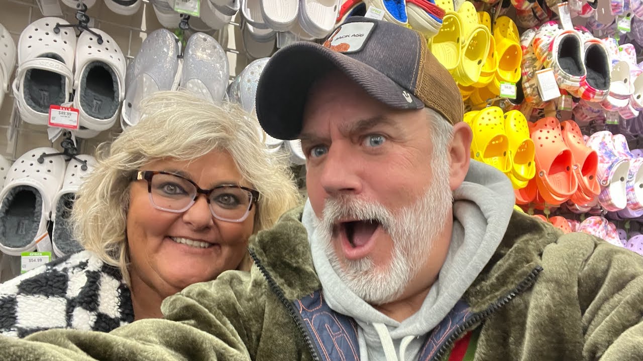 Christmas Shopping with My Best Friend!