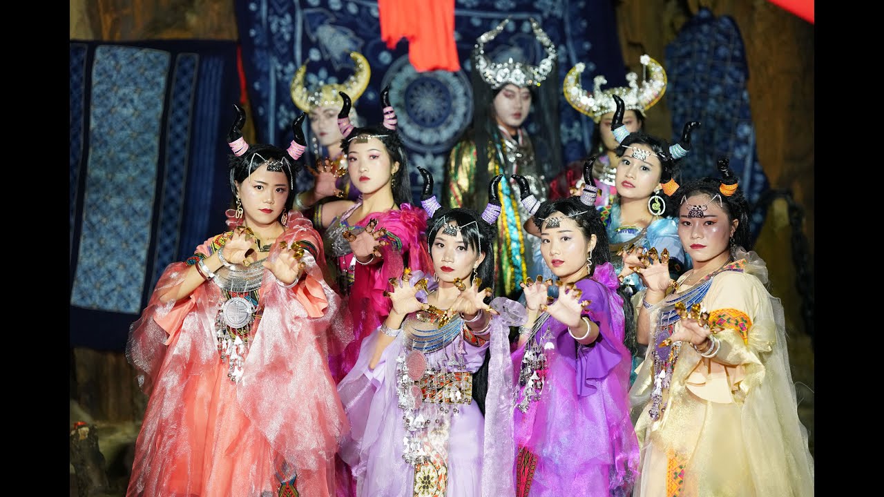 Neej Dab Txhob Sis Hlub 尤魂传奇 GED JEUF SHENX