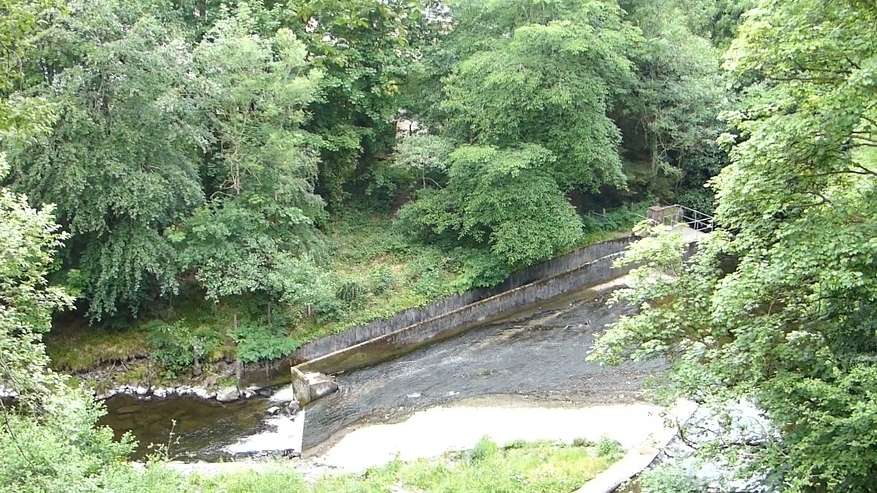 Burn, fish ladder and weir from above - MacRosty Park, Crieff