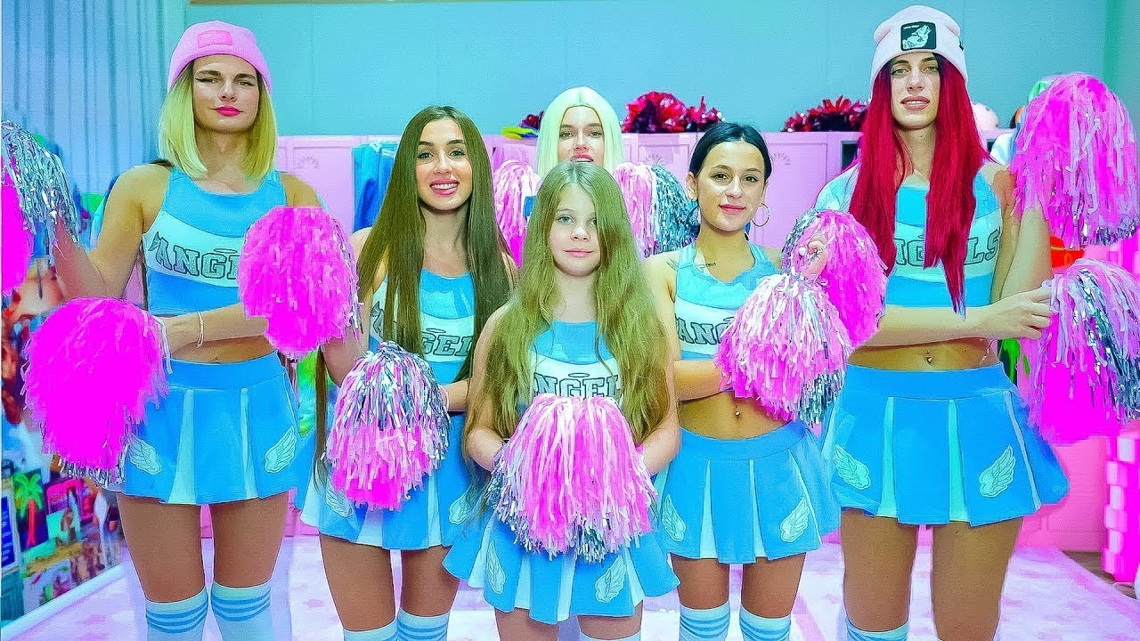 NAUJI CHEERLEADERIAI BUNNY KOMANDOJE! Diana pasitiki naujomis merginomis!