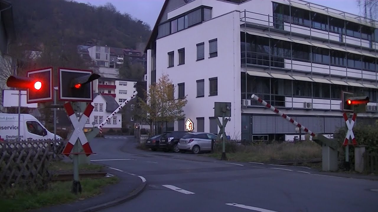 Spoorwegovergang Biedenkopf (D) // Railroad crossing // Bahnübergang