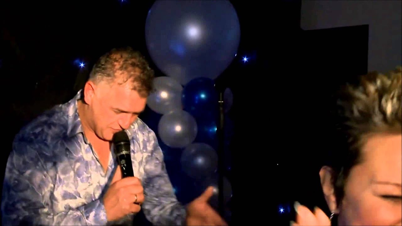 Feestzanger Henk Kamphuis met z'n nieuwe single Kali