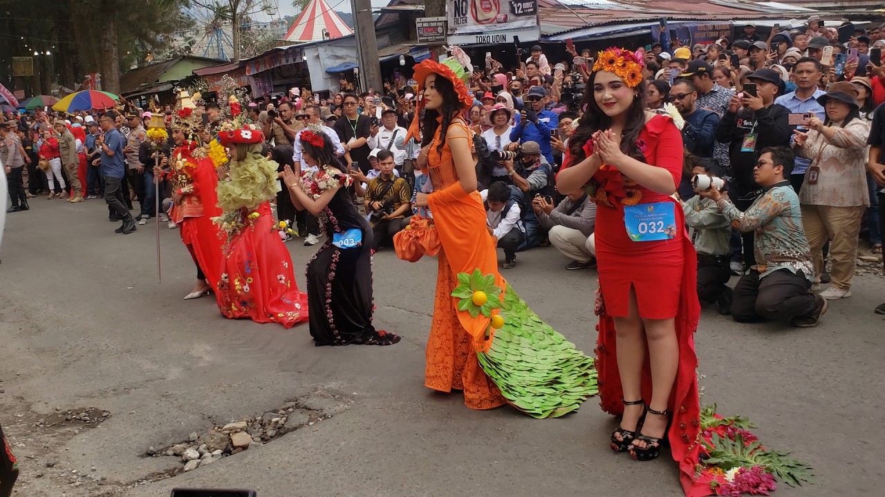 Pawai Festival Bunga dan Buah Karo 2025 - Karo Paradise Symphony