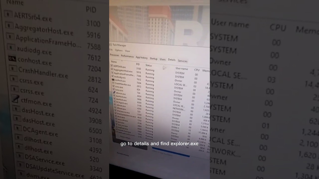 how to fix the task bar showing when playing full screen Roblox #windows10 #roblox #tutorial