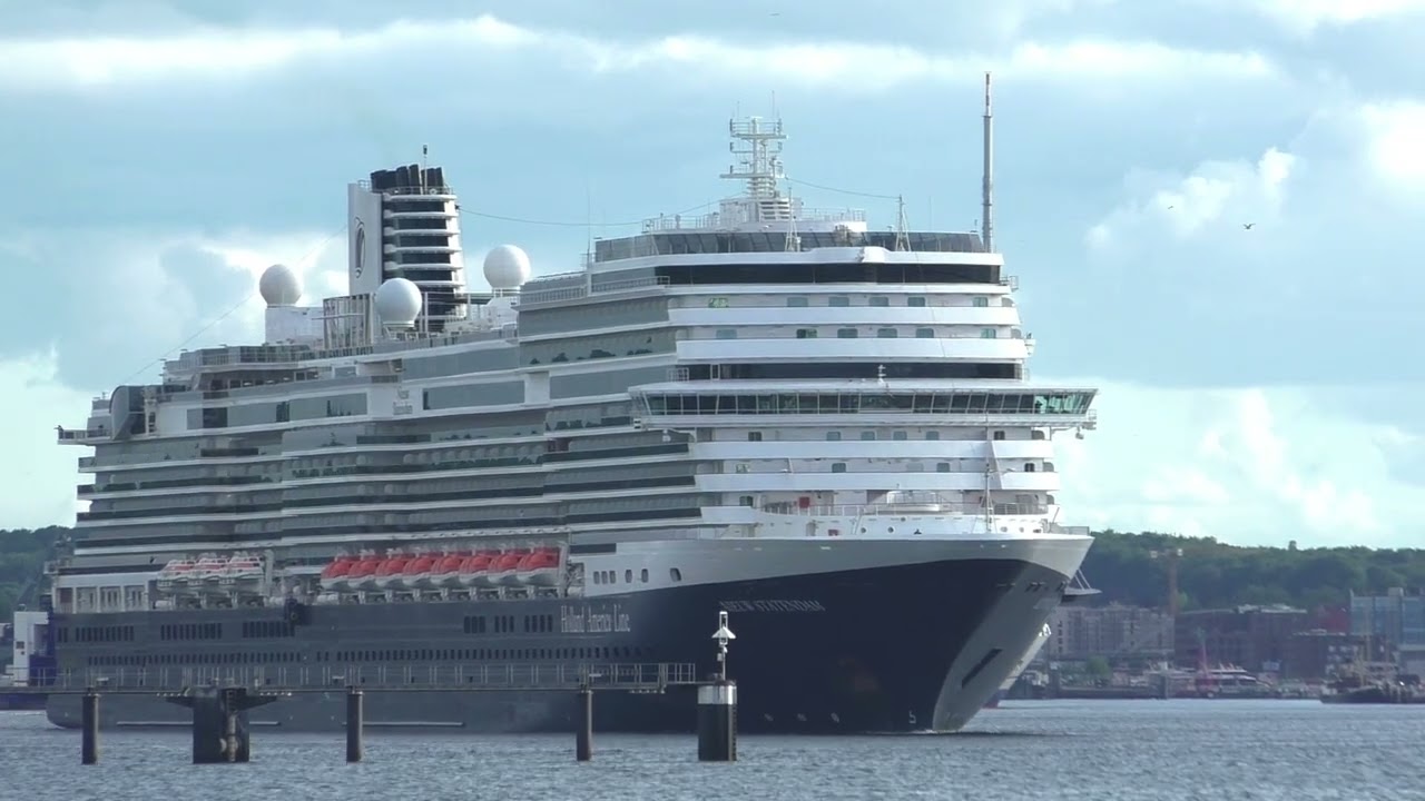 MS Nieuw Statendam verläst Kiel...